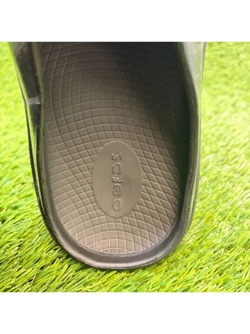 OOFOS OOcloog Luxe Mens Size 8 Black Beach Outdoor Slip On Recovery Sandals
